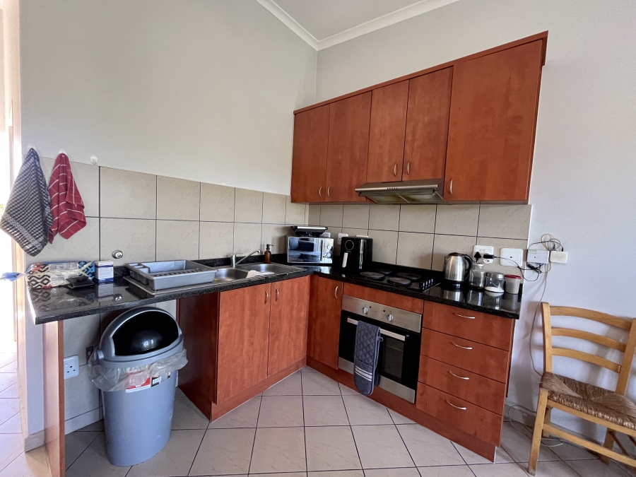To Let 2 Bedroom Property for Rent in Buh Rein Estate Western Cape